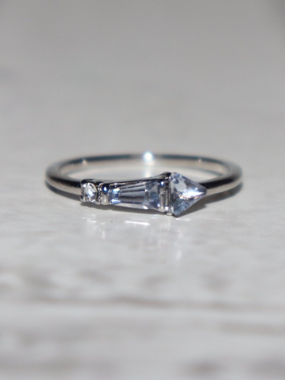 🤍✨ Silver Light‑Gray Gem Ring · Size 9 · NWOT